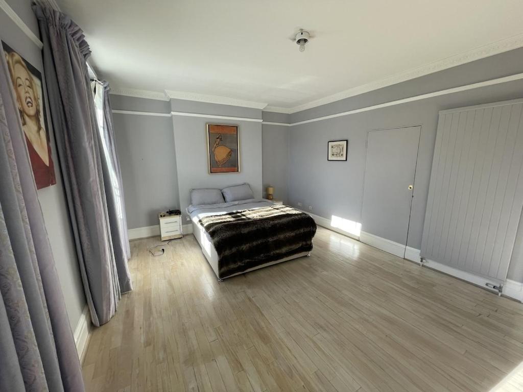 Beautiful 5-Bedroom Townhouse Лондон Экстерьер фото