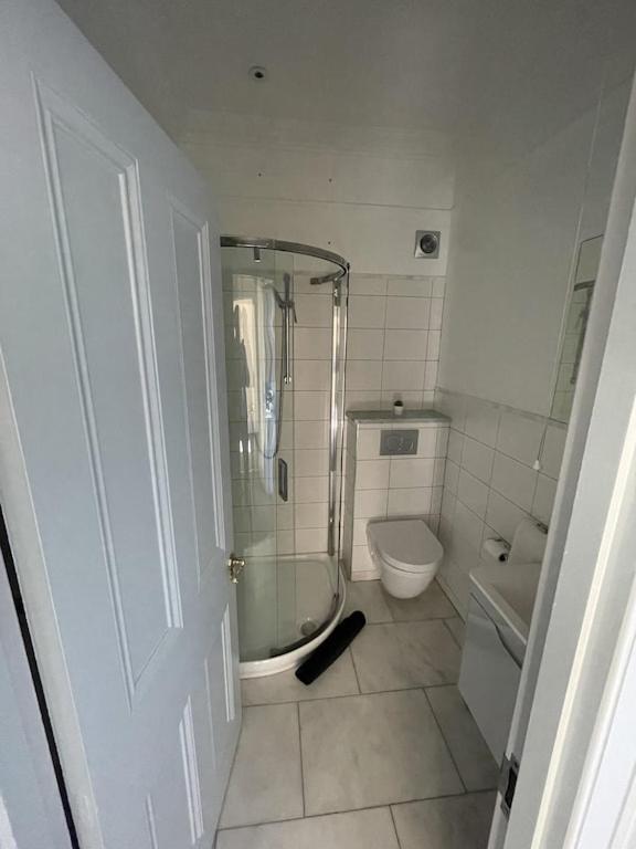 Beautiful 5-Bedroom Townhouse Лондон Экстерьер фото